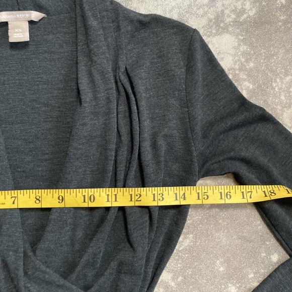 Banana Republic Dark Gray Casual V Neck Dress Side Ruching Size XS - Picture 4 of 10